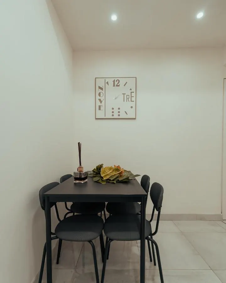 Dimora 311 Apartment Naples 0*,